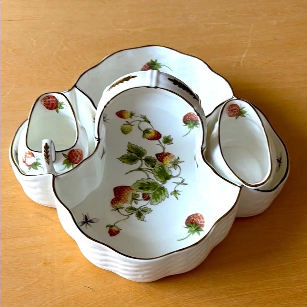 Vintage Coalport Bone China Strawberry Basket With Creamer And Open Sugar Bowl